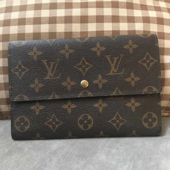 Louis Vuitton Handbags - Louis Vuitton long wallet
